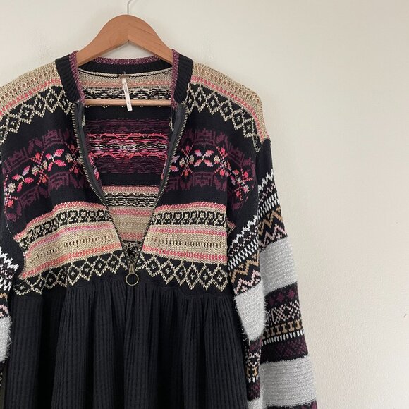 Free People Cozy Cottage Knit Tunic Sweater in Black Combo Size Small - Picture 5 of 7
